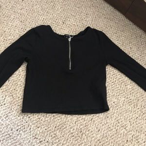 Cropped long sleeve with zipper detail
